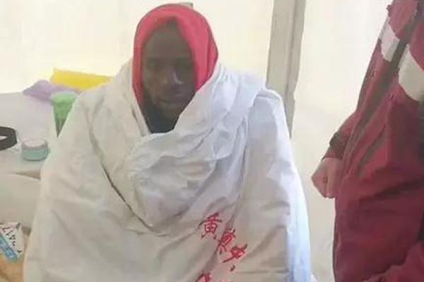 TA：执行球员选项重返湖人并不是詹姆斯首选 他可能关注过独行侠